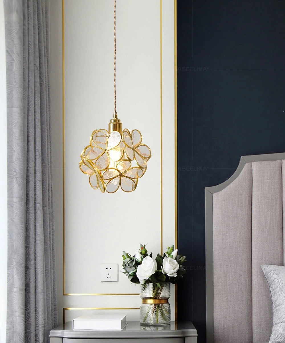 Daisy Pendant Light - Floral Fawna