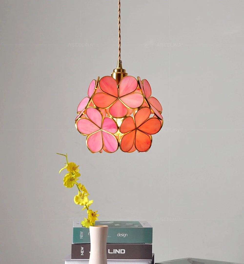 Daisy Pendant Light - Floral Fawna