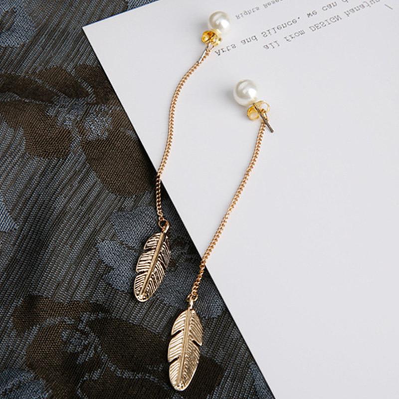Pearl & Dangling Feather Earrings - Floral Fawna