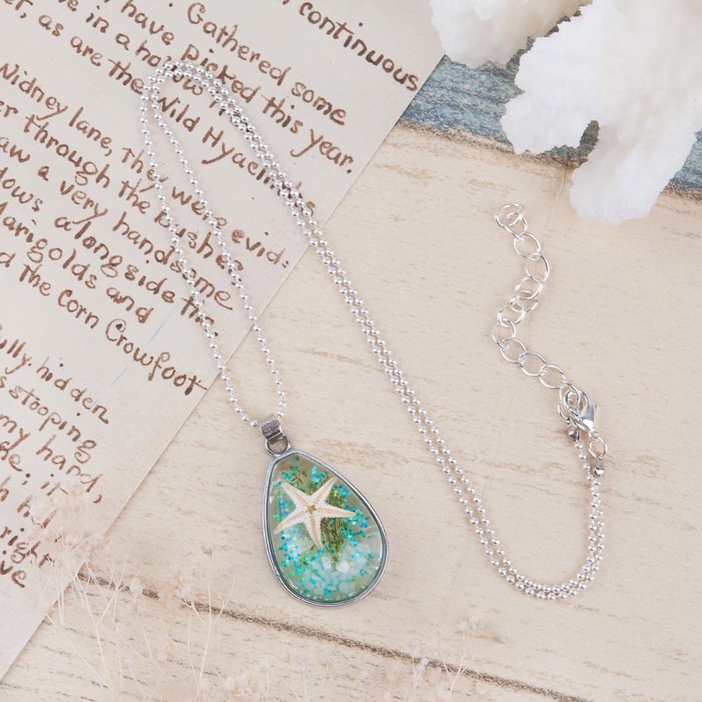 Resin Dried Flowers & Starfish Necklace - Floral Fawna