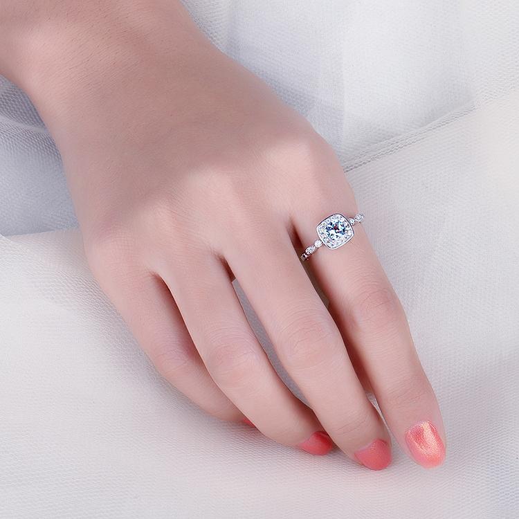 Majestic Blue Topaz Silver Ring - Floral Fawna