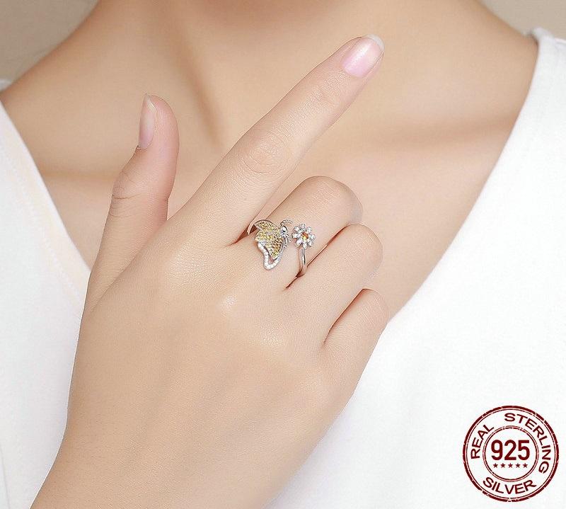 Butterfly & Daisy Sterling Silver Ring - Floral Fawna