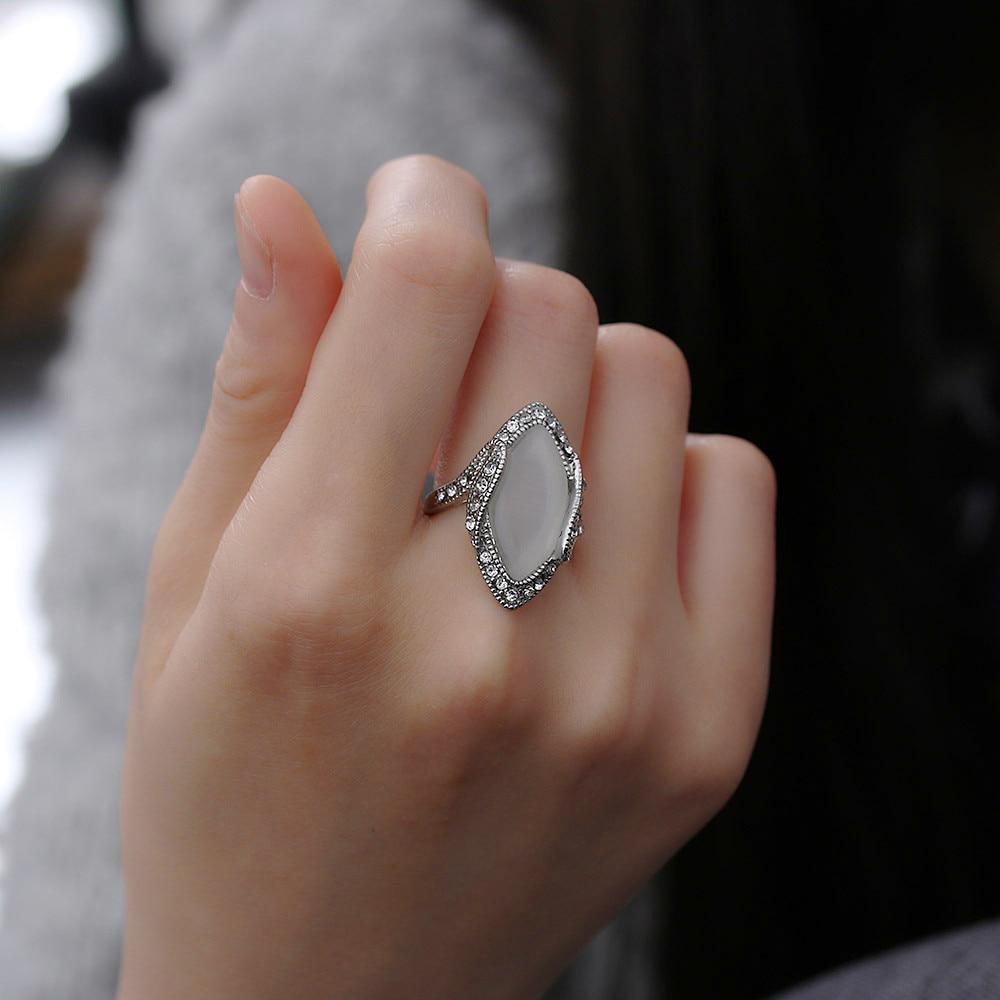 Retro Style White Moonstone Ring - Floral Fawna