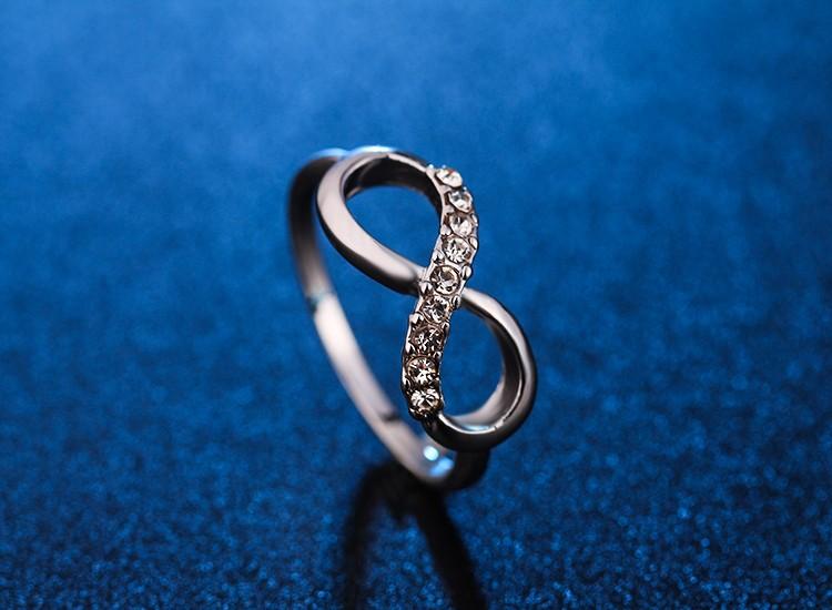 Rhinestone Infinity Ring - Floral Fawna