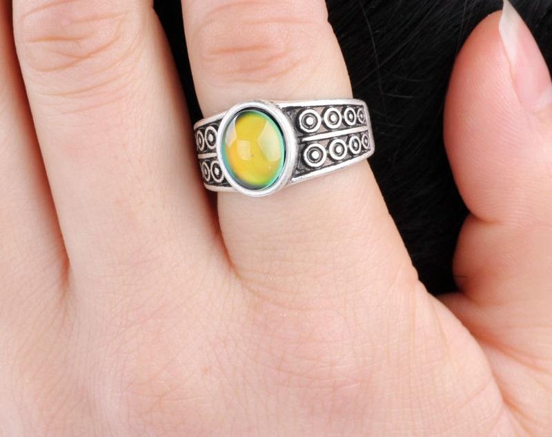 Vintage Style Magical Mood Ring - Floral Fawna
