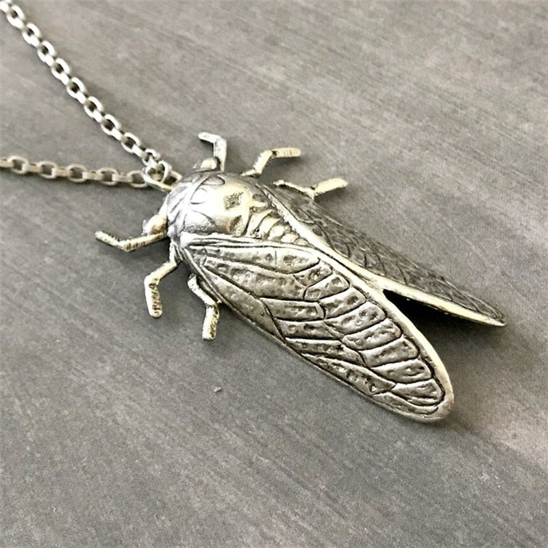 Vintage Style Cicada Necklace - Floral Fawna
