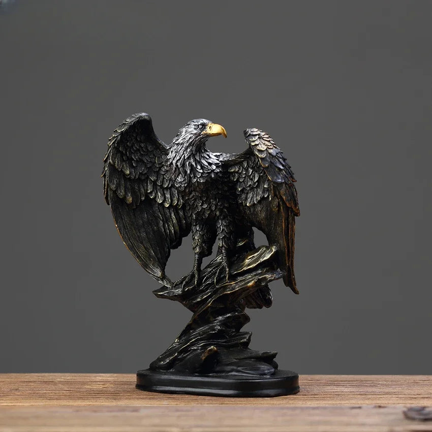 Majestic Eagle Sculpture