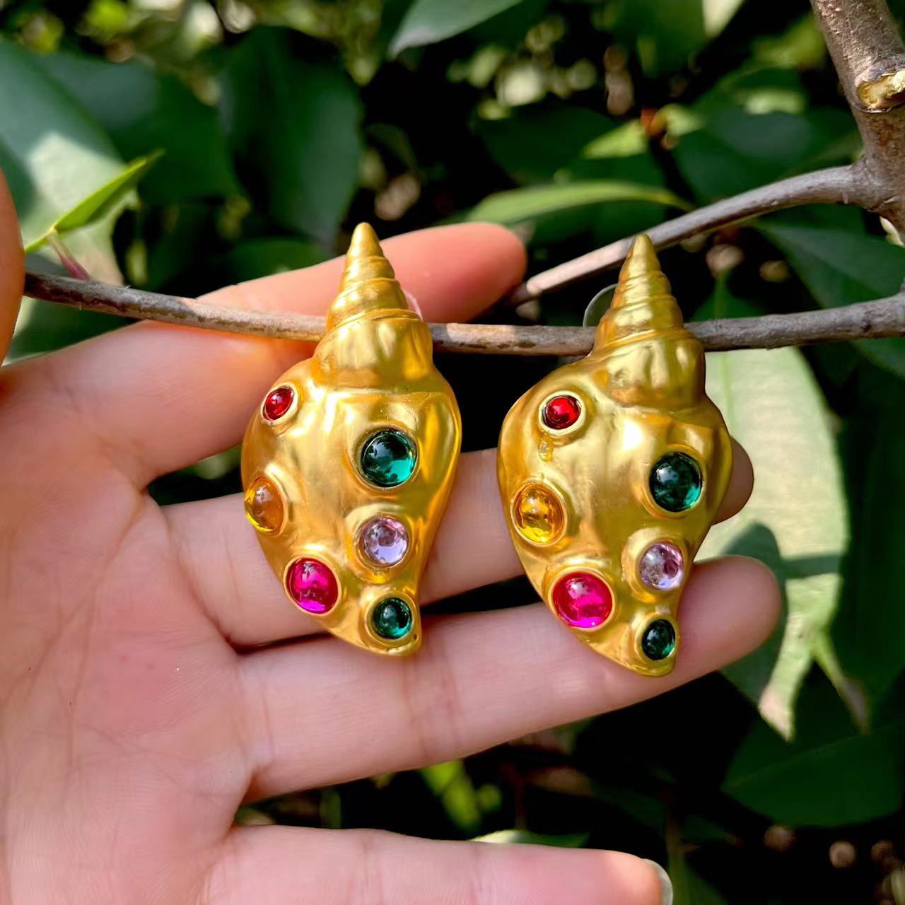 Gold Conch Gem Earrings - Floral Fawna
