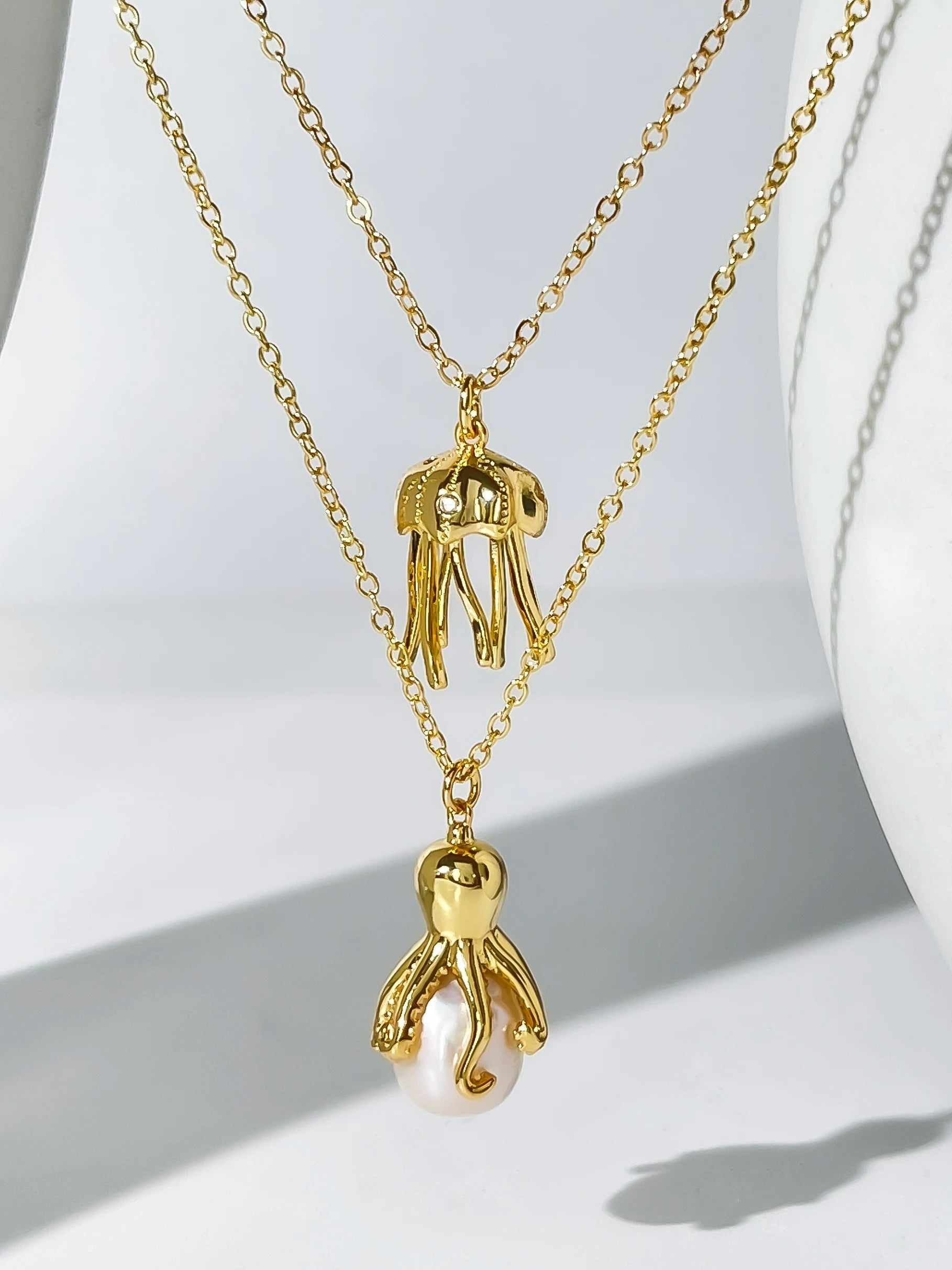 18K Gold Plated Jellyfish Necklace - Floral Fawna