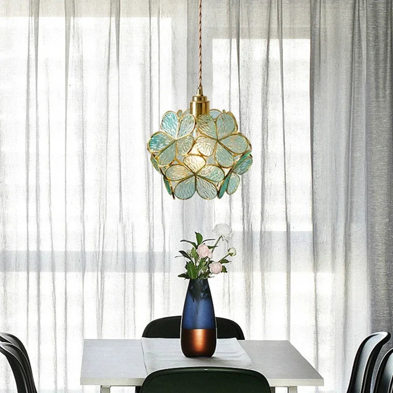 Daisy Pendant Light - Floral Fawna