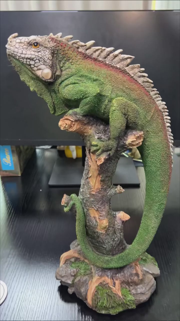 Realistic Iguana Sculpture