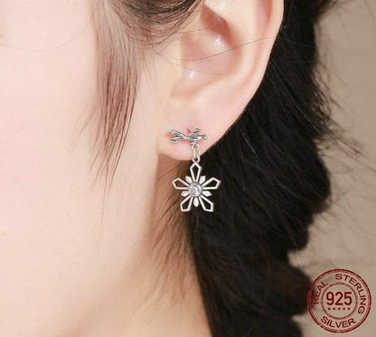 Hanging Snowflake Silver Earrings - Floral Fawna