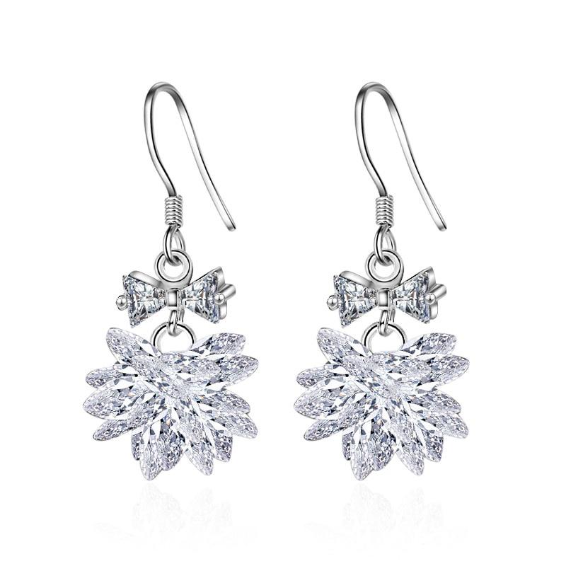 The Falling Snowflake Earrings - Floral Fawna