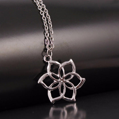 Galadriel Flower Pendant Necklace - Floral Fawna
