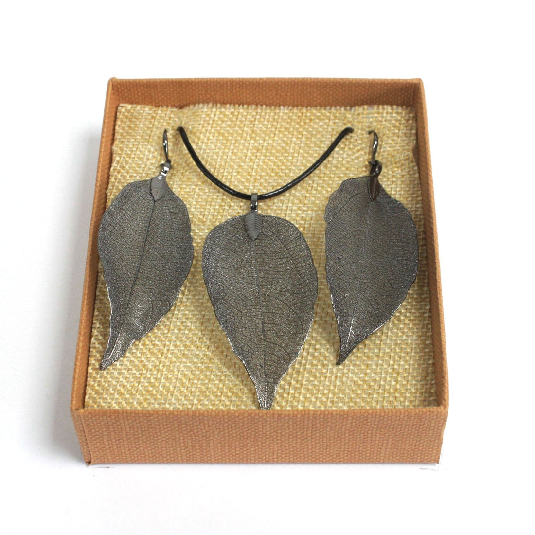 Bravery Leaf Necklace and Earrings Set - Floral Fawna