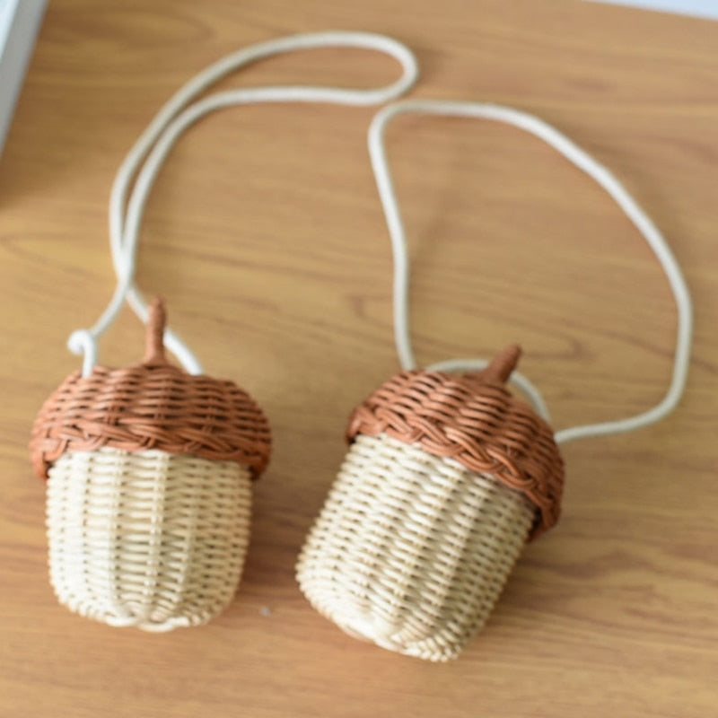 🍂 Crochet Acorn and Oak Leaf Bag Charm 🍂 Hi everyone, fall is finally  here! 🍁🍂 And the wait is over! Full tutorial for this b... | Instagram