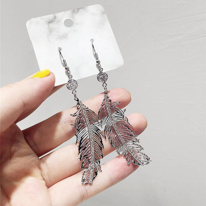 Lovely Dangling Feather Earrings - Floral Fawna