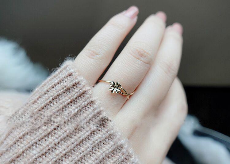 Dainty Flower Princess Ring - Floral Fawna