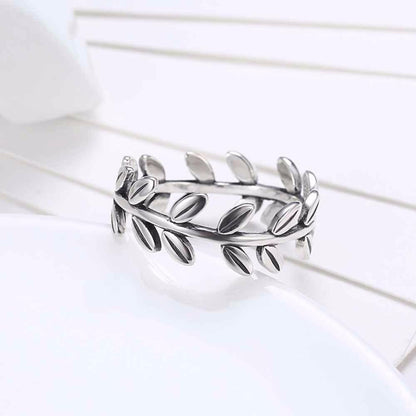 Laurel Wreath Sterling Silver Ring - Floral Fawna