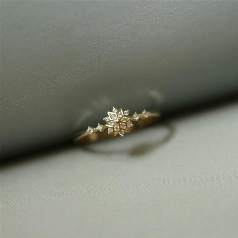 The Little Snowflake Ring - Floral Fawna