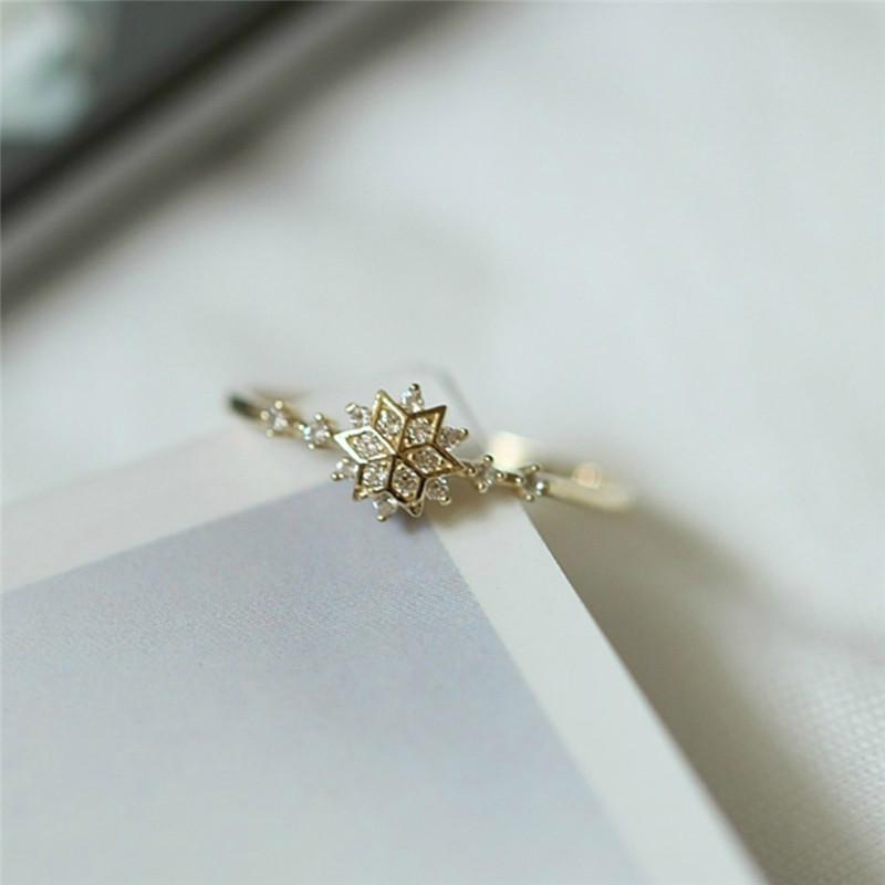 The Little Snowflake Ring - Floral Fawna
