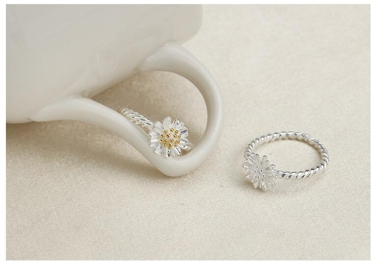 Lovely Daisy Flower Ring - Floral Fawna