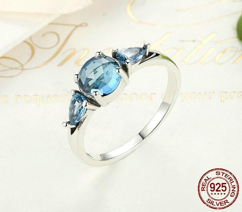 Moonlight Frost Sterling Silver Ring - Floral Fawna