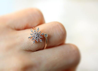 The Sparkling Snowflake Ring - Floral Fawna