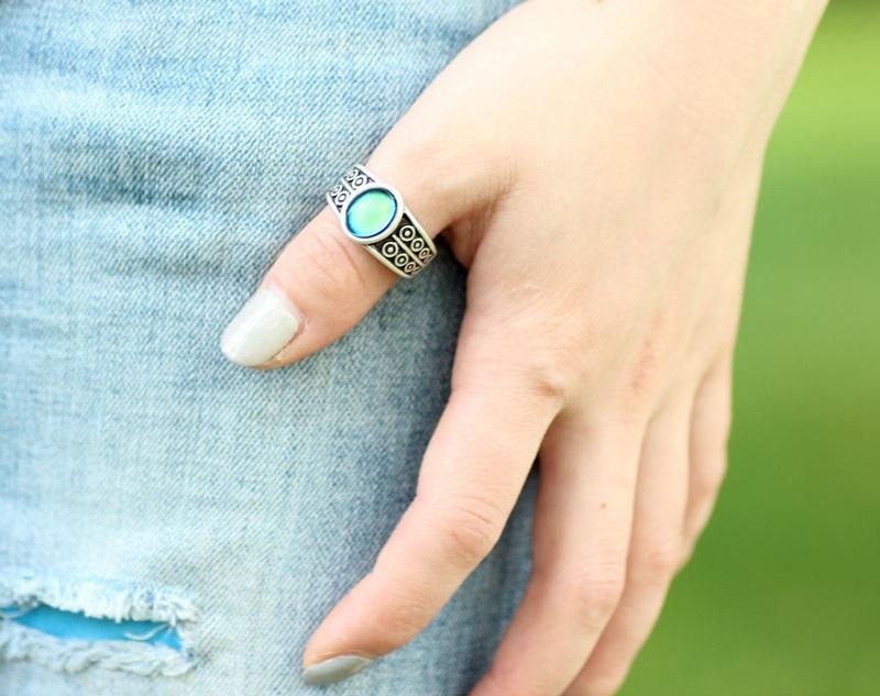 Vintage Style Magical Mood Ring - Floral Fawna