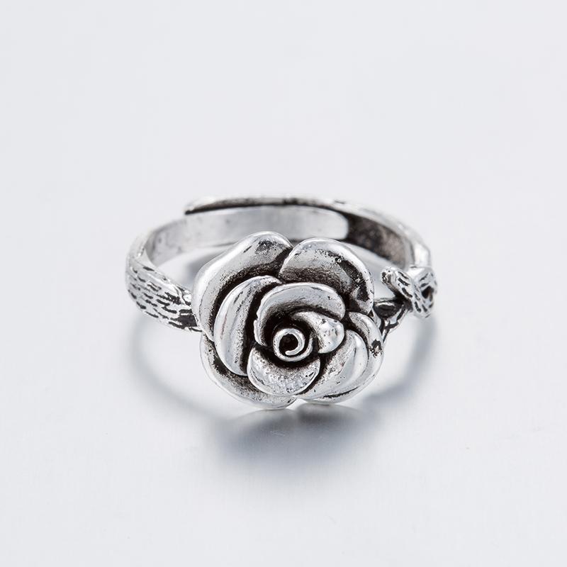 Vintage Style Rose Ring - Floral Fawna